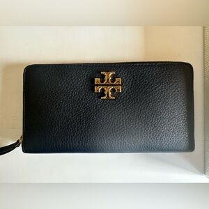 Tory Burch Black pebbled leather wallet barely used